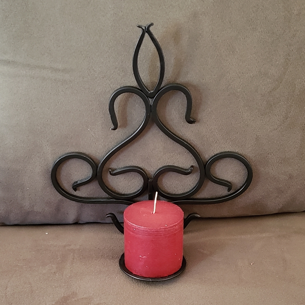 2 Wall Sconces